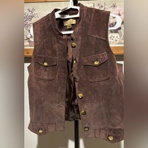 Peck & Peck brand -Brown Suede Button-Front Vest